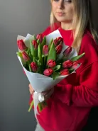 Букет из 15 красных тюльпанов