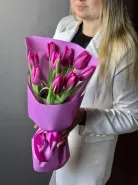 Букет из 9 малиновых тюльпанов