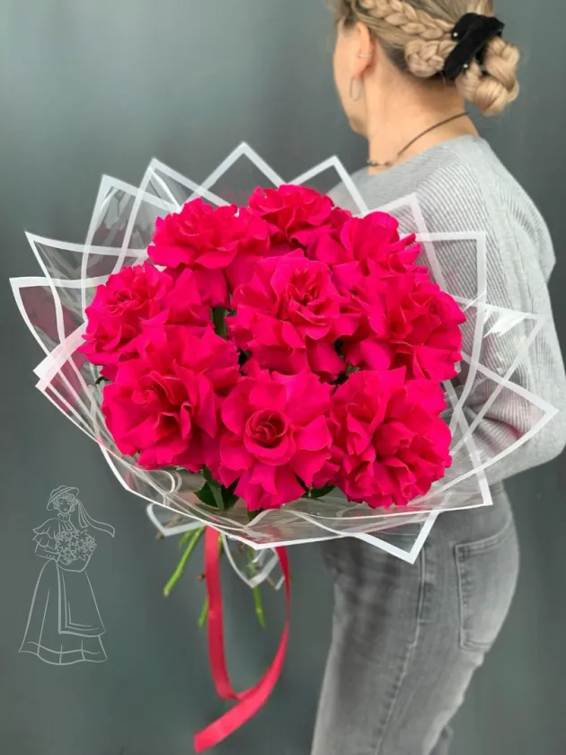 Букет из 9 ярко- розовых французских роз.