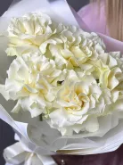 Белоснежный букет из белых французских роз.