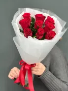 Букет из 9 красных роз.