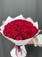 Шикарный букет из 51 красной розы.