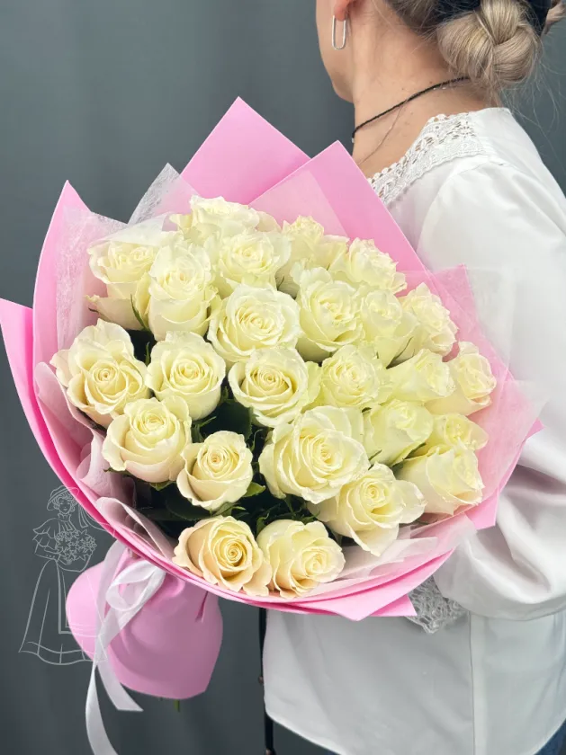 Нежный букет из 25 белых роз.