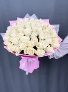 Большой букет из 51 белой розы.