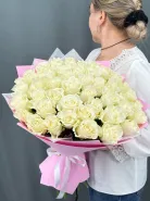 Большой букет из 51 белой розы.