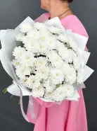 Стойкий букет из 9 белых хризантем