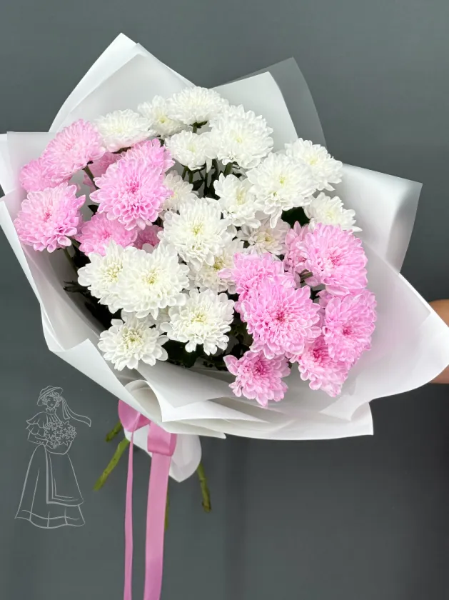 Стойкий букет из белых и розовых хризантем 5 шт