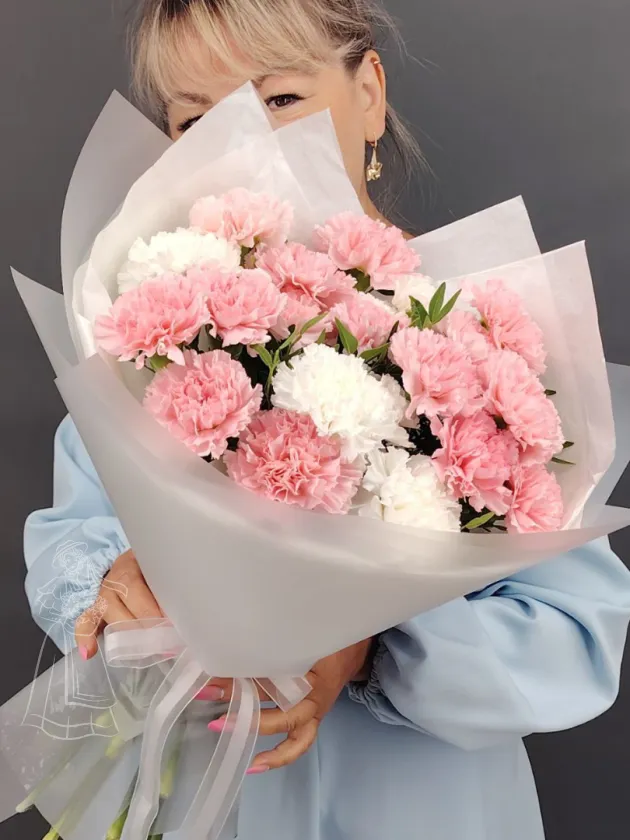 Нежное облако гвоздик