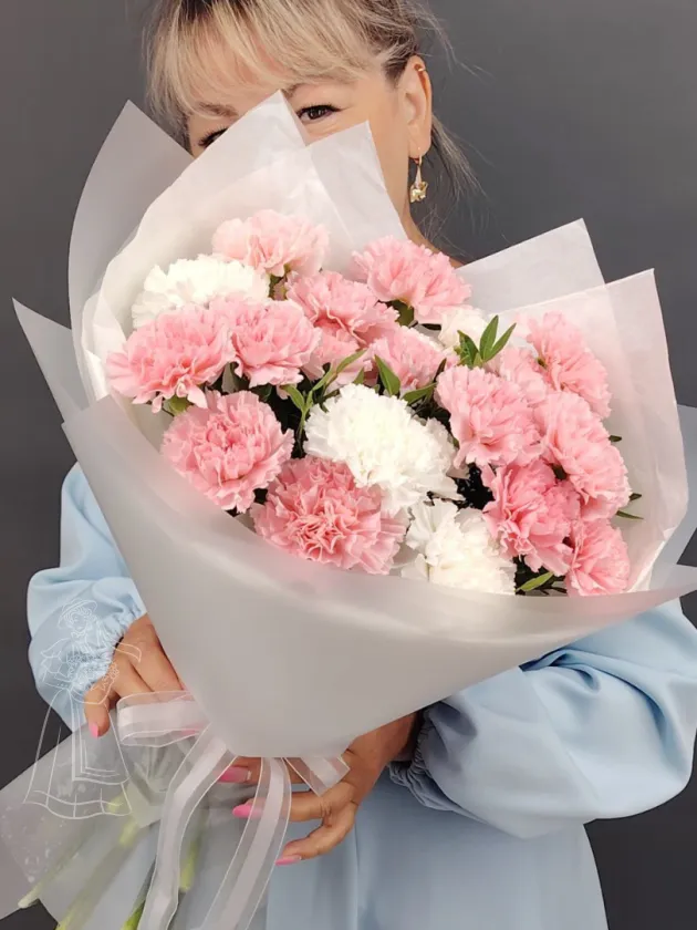 Нежное облако гвоздик