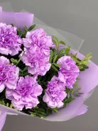 Стильный букет из лавандовых гвоздик