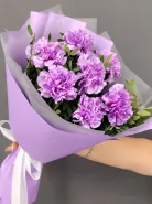 Стильный букет из лавандовых гвоздик