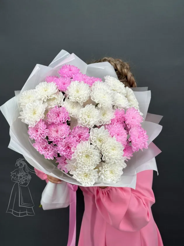 Бело-розовый букет из стойких, пушистых хризантем (7шт)