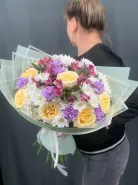  Букет Нежное очарование с розами и диантусами