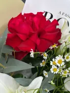 Авторский букет с орхидеями и лилией