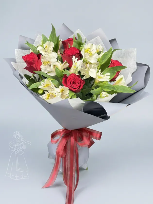 Классический букет из красных роз и белых альстромерий