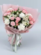 Букет Нежный Рассвет с кустовыми розами и белыми диантусами
