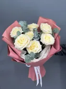 Букет из ароматных пионовидных роз