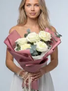 «Нежное облако» 5 ароматных пионовидных роз с эвкалиптом