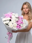 «Нежный Зефир» 9 белых и розовых кустовых хризантем