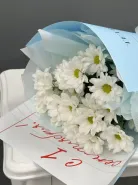 «Школьный вальс» букет с белыми хризантемами