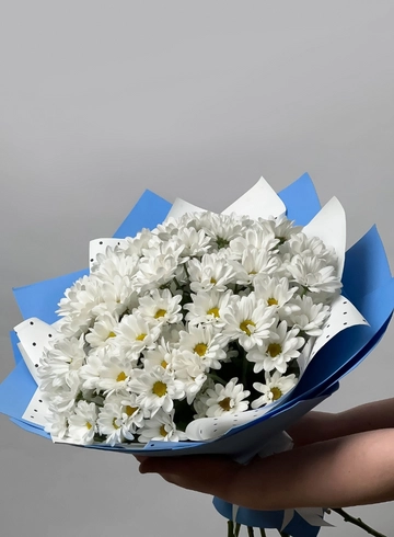 Букет из белой ромашковой хризантемы от интернет-магазина цветов в Норильске