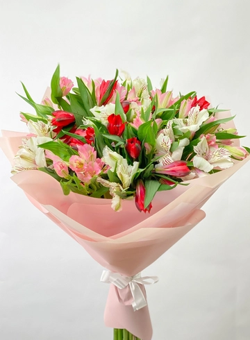 Букет из разноцветных альстромерий от интернет-магазина цветов в Норильске