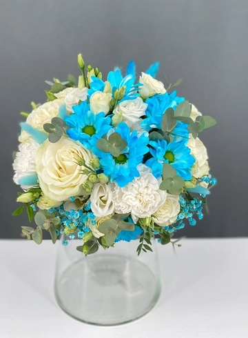 Букет невесты с кустовой розой и диантусом от интернет-магазина цветов в Норильске