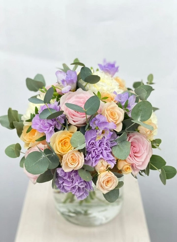 Букет невеста с диантусами и кустовой розой от интернет-магазина цветов в Норильске