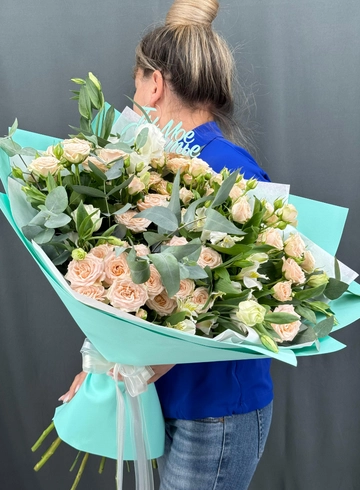 Букет из кустовых роз от интернет-магазина цветов в Норильске