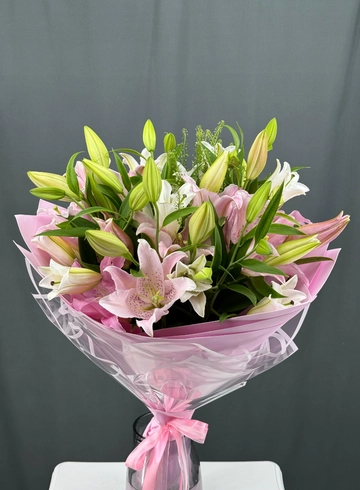 Букет из 7 лилий от интернет-магазина цветов в Норильске