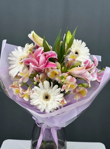 Букет из лилий с герберами от интернет-магазина цветов в Норильске