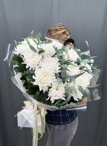 Букет из 15 одиночных хризантем от интернет-магазина цветов в Норильске