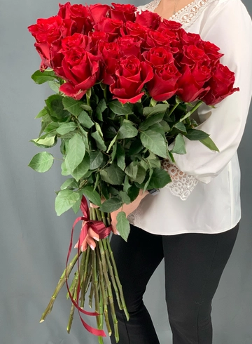 Букет из 25 красных роз от интернет-магазина цветов в Норильске