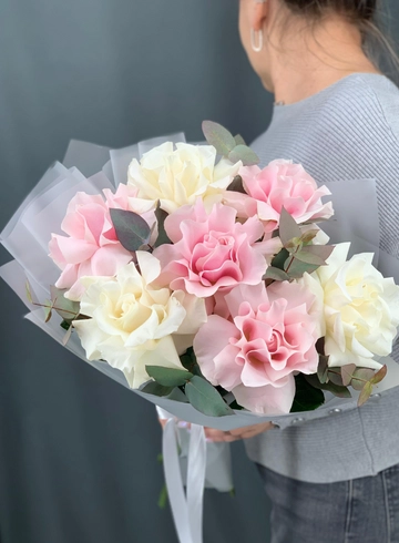 Нежный букет с французскими розами от интернет-магазина цветов в Норильске