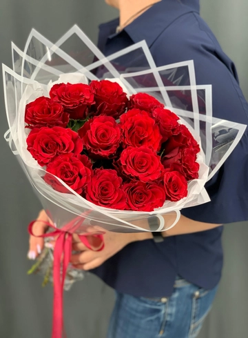Букет из 15 красных роз от интернет-магазина цветов в Норильске