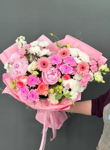 Летний, садовый букет в розовых тонах от интернет-магазина цветов в Норильске