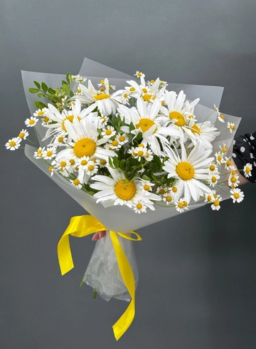 Летний букет из садовых и полевых ромашек. от интернет-магазина цветов в Норильске