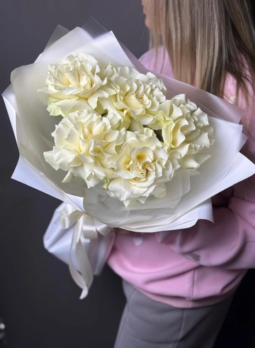 Белоснежный букет из белых французских роз. от интернет-магазина цветов в Норильске