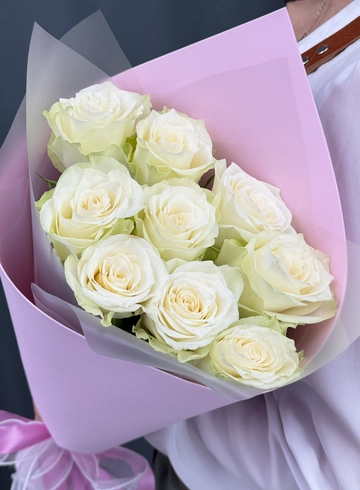 Букет из 9 белых роз от интернет-магазина цветов в Норильске