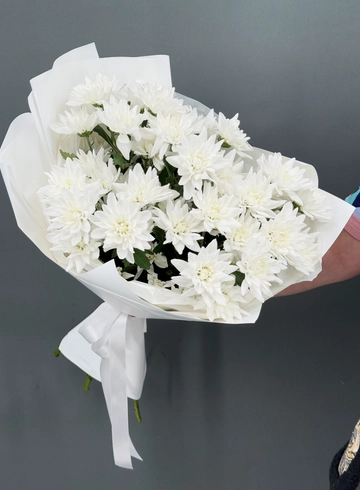 Букет из белых, пушистых хризантем. от интернет-магазина цветов в Норильске