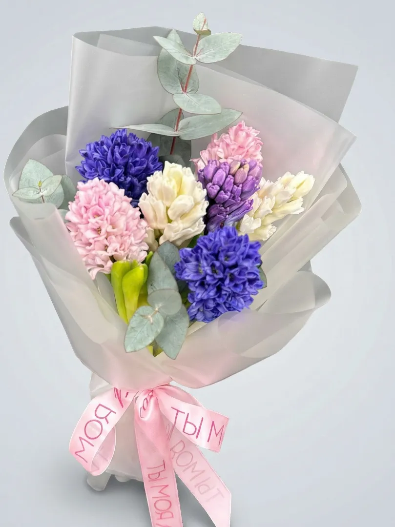 Весенний букет с ароматом сирени 7 гиацинтов микс