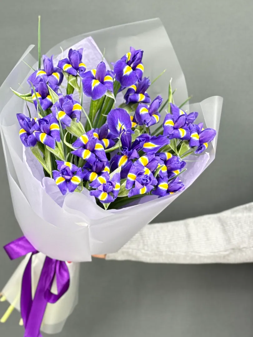 Букет 25 ирисов